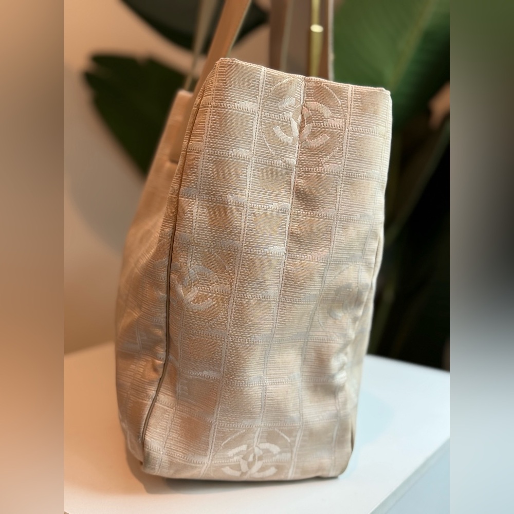 Chanel ‘Travel Line Tote’ - Picture 3 of 13